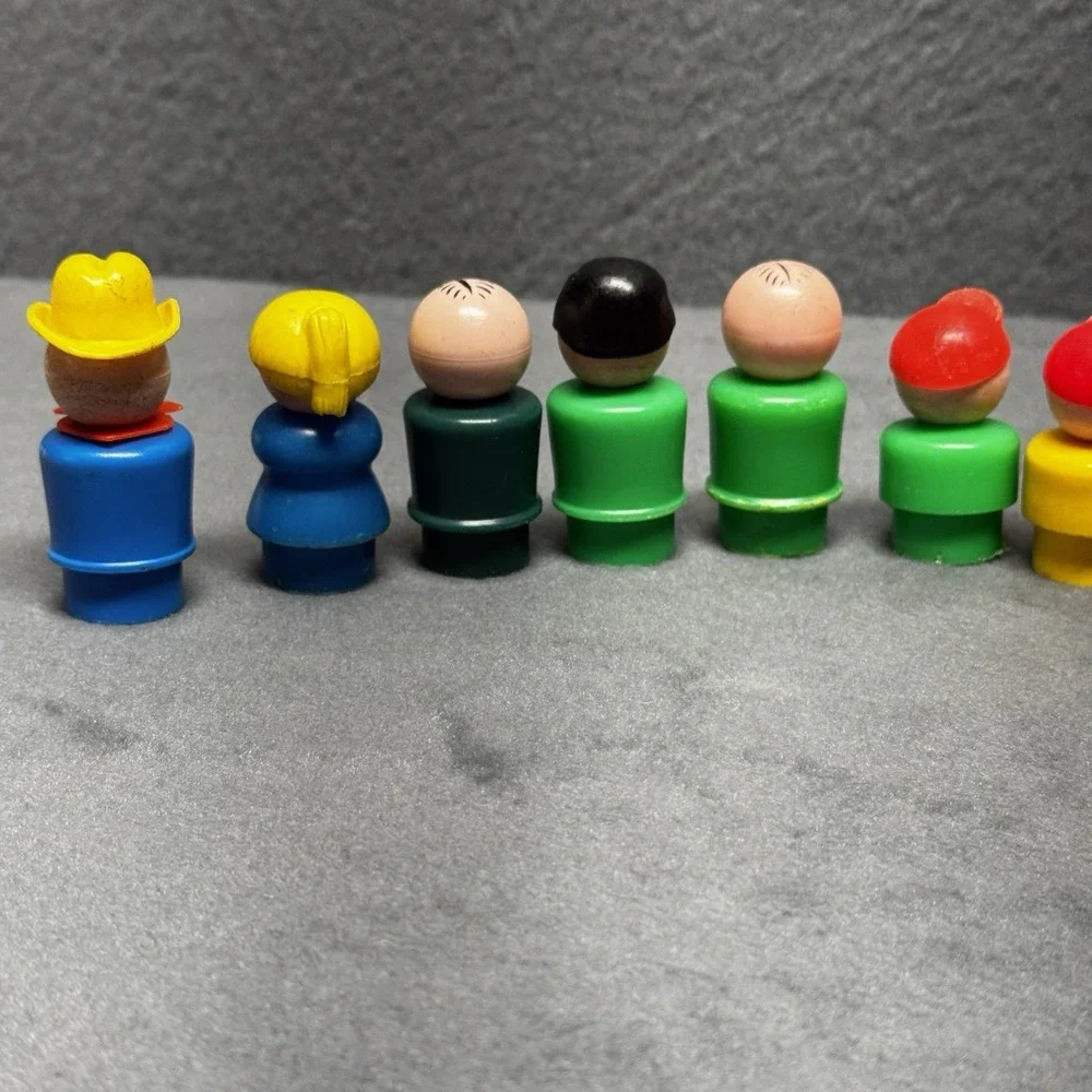 Lot of 10 Vintage of Assorted Fisher Price Little People Figures Plastic